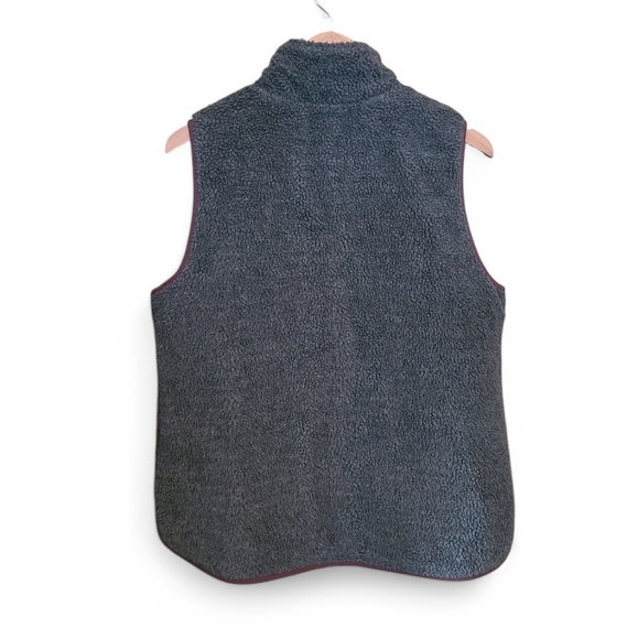 Women's Carhartt Reversible Rain & Wind Resistant Quilted Fleece Vest Wine Med - Picture 5 of 15